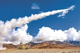 第77集团军某旅开展实弹射击训练图片