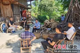 宣恩公安：调解矛盾下功夫 解开疙瘩暖民心图片