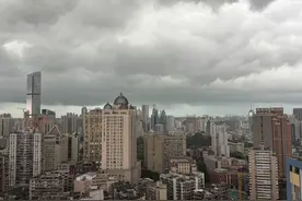 广州早高峰遇暴雨来袭，请做好防范，出行注意安全图片