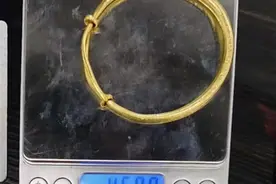 女子46克重的金手镯被盗，小偷竟是她的男友图片