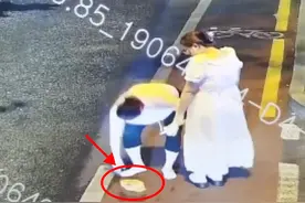 事发长沙街头！女子捡到一个信封，装满了厚厚的现金！图片