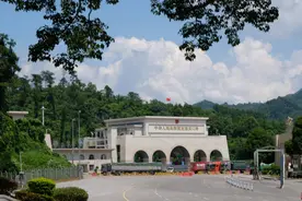 友谊关口岸智慧化升级，东南亚进口水果24小时内进入中国图片