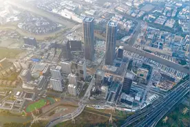 高320米的张江科学之门西塔项目竣工，与东塔构成上海最高双塔建筑图片