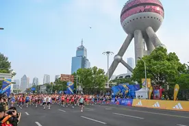 魔都眼｜上海半马鸣枪：白金标运动员、“箱根之子”齐参赛图片