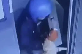 长沙一饿了么外卖员高楼抛猫致死？警方已介入，饿了么回应：正在核实图片