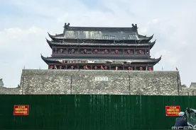 凤阳鼓楼瓦面去年底已现裂缝  大量滑落或与防水工艺相关图片