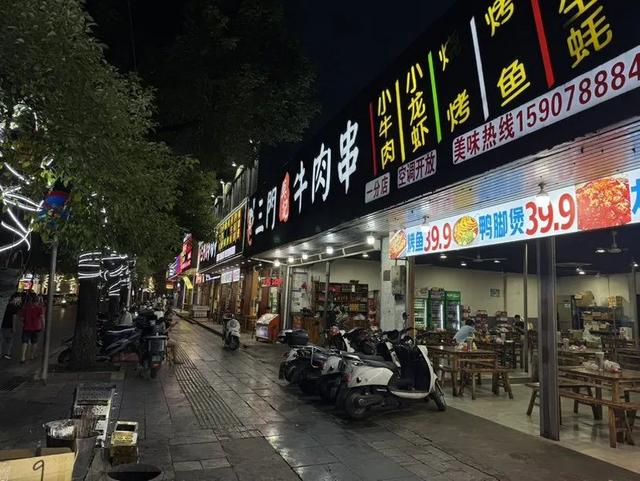 舌尖盛宴！桂林夜市逛吃攻略！这些小吃没吃过等于白来……