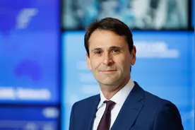 ASML CEO：由于美国禁售EUV光刻机，中国芯片技术将落后西方15年｜硅基世界图片