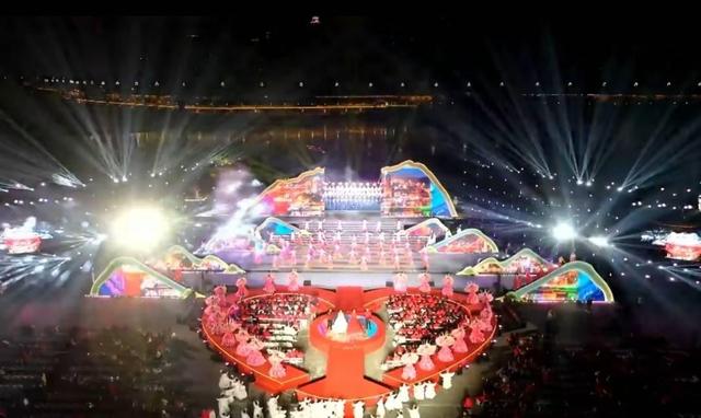 以浪漫之名！四川宜宾、泸州、眉山三城联动，520对情侣赴“长江之约”