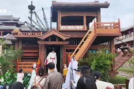 10月1日，横店“莲花楼”人气旺，浙江门票订单量同比增长20%图片