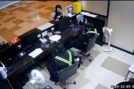 女博主未带证件回民宿被拒，保安发出过激言论 警方回应图片