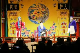 《玉堂春》：京剧舞台上的悲喜交加与时代回响 ——2024京剧文化季“纪程（砚秋）专场”带您重温京剧大图片