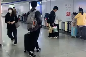 合肥地铁这一幕，全网刷屏！图片