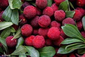 想要通过吃杨梅为身体“排毒”图片