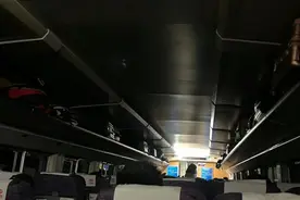 多趟高铁因大雪停车：有人花两千元改签机票，有人耽搁10多个小时图片