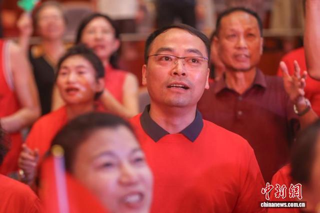 江西南昌举行“八一军歌音乐会”