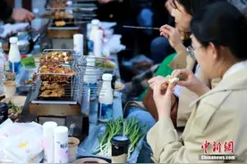 一词形容2023年，全球爱用这些梗？ 快来挑你的年度关键字图片