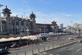 北京七大火车站及周边将一体化提升：北京站率先亮出来了！图片