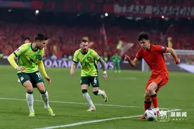 18岁小将王钰栋，获双方主教练称赞！6月国足“生死战”不容有失图片