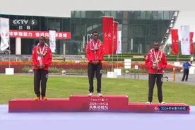 半马冠军荣耀：速度与毅力的完美结合图片