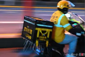 美团京东同天宣布将为全职骑手缴纳社保，将对外卖行业带来怎样的影响？图片