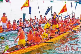 海上龙舟 劈波斩浪图片