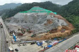 中国首个跨境智慧口岸加速建设 力争9月中旬中方段试运行图片