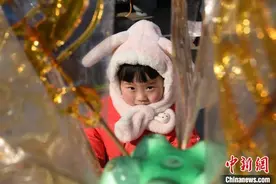 （新春走基层）苏皖交界乡村年货大集见闻：传统小手艺承载大年味图片