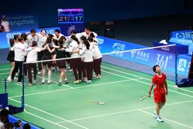 泪洒决赛场，国羽女团没能夺回亚运会金牌图片