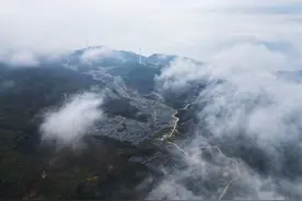 200兆瓦！重庆最大山地光伏项目全容量并网发电图片