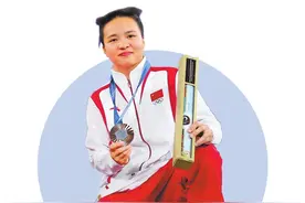 河南“霹雳女孩”登上奥运领奖台创造历史 刘清漪：我会继续跳舞追逐梦想图片
