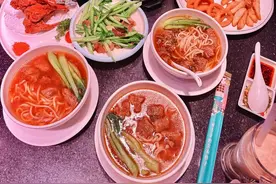 西湖边这家ktv要关门了？一碗卤肉饭成追忆图片