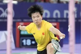 何冰娇不敌安洗莹 获巴黎奥运会羽毛球女单亚军图片