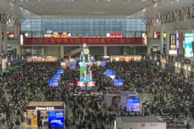 或创历史新高！铁路上海站迎出行最高峰！超65.5万人今日坐火车离沪，你出发了吗？图片