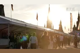 莫斯科举办图书节纪念普希金诞辰225周年图片