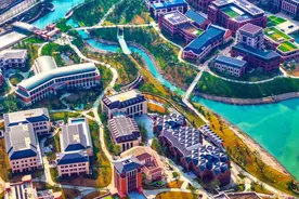 华为全球最大研发中心练秋湖全部建成 投资超百亿图片