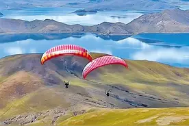 山南市浪卡子县白地乡引进滑翔伞项目——低空经济助热乡村旅游图片