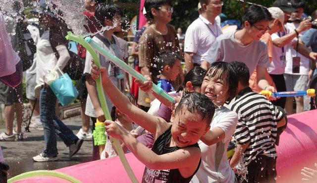 清凉一夏！肇庆鼎湖山版“泼水节”开幕