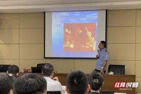 长沙银行张家界分行开展“安全生产月”活动图片