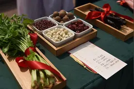 毕业谢师的“五花肉”，有个啥讲头？图片