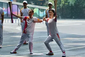 滚动丨杭州第19届亚运会火炬首日传递圆满成功图片