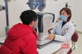 寒假在家，娃不碰电子产品就不会近视吗？眼科专家提醒→图片