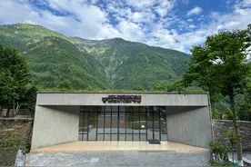 “福宝”已入住卧龙神树坪基地熊猫幼儿园2号馆，新家画面曝光图片