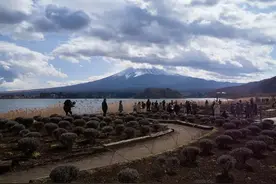 知名旅游景点！专家呼吁：不要提前攀登图片