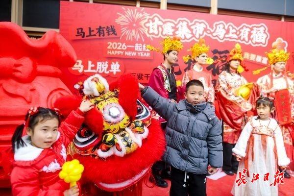 春节假期接待游客33万人次，甘露山文创城点燃“冰雪+”度假热潮