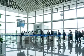 旅客吞吐量突破2000万人次！青岛胶东国际机场日韩门户枢纽功能持续稳固图片