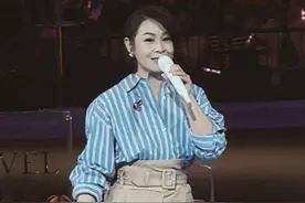 刘若英昨晚在厦献唱，与粉丝默契互动图片