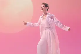 姐姐开播！叶童唱《渡情》，陈德容唱《梅花三弄》，谁的童年被唤醒图片