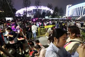 视频｜周杰伦开唱，开心吗？提醒：明天周五，没事绕行不然堵死图片