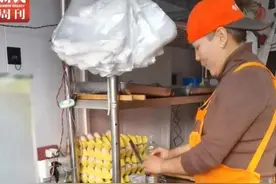 不输清华鹅腿阿姨！上海复旦财大有自己的灌饼阿姨！炒饭小哥、肉夹馍阿叔也抢手图片